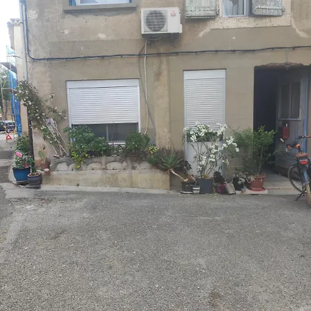 Du Charme Paisible Dans Le Sud Сasa de vacaciones *