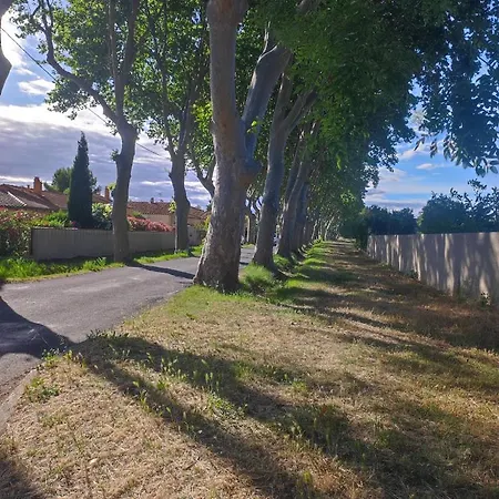 Du Charme Paisible Dans Le Sud Сasa de vacaciones